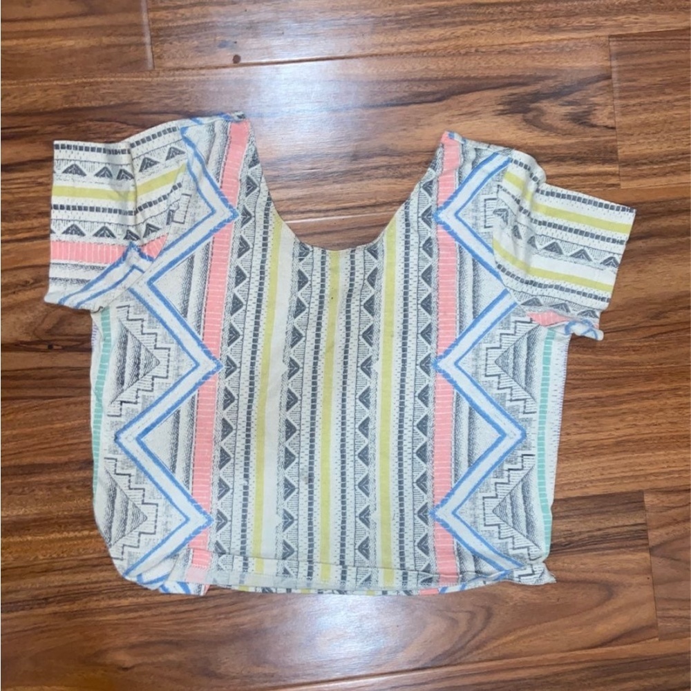 Multicolor stretchy tribal print crop top